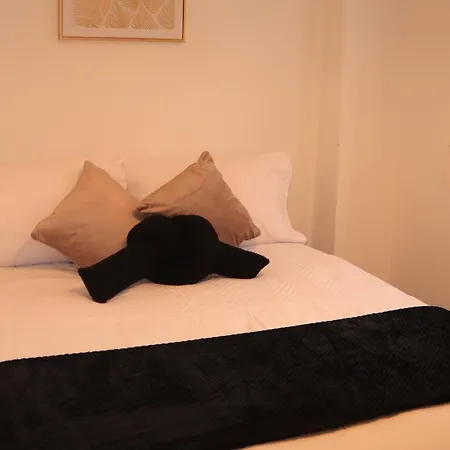 Apartment The Bijou - Stylish Centre Space - Fully Furnished - 24-7 Secure Access & Free Wifi