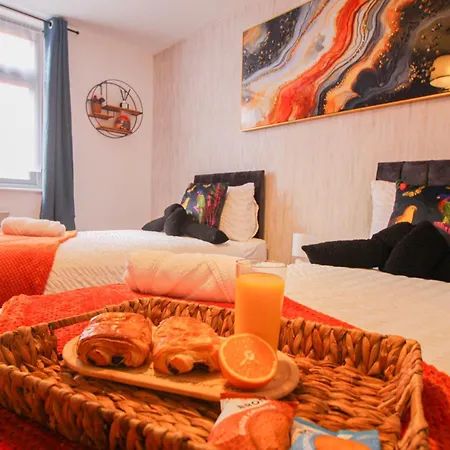 The Bijou - Stylish Centre Space - Fully Furnished - 24-7 Secure Access & Free Wifi *